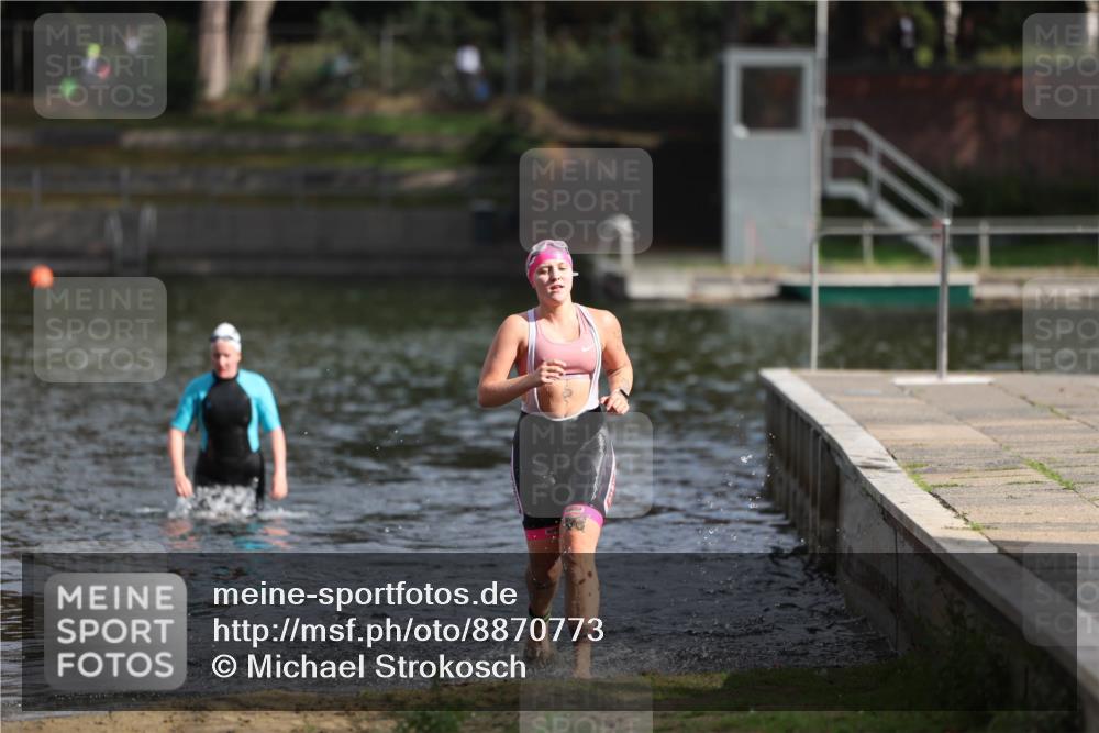 14.09.2025 - Stadtparktriathlon Michael Strokosch http://msf.ph/oto/8870773 14.09.2025 11:17:26 Schwimmen 931 meine-sportfotos.de
