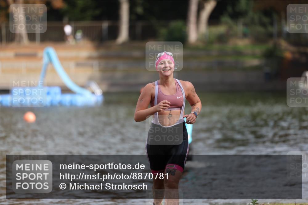 14.09.2025 - Stadtparktriathlon Michael Strokosch http://msf.ph/oto/8870781 14.09.2025 11:17:29 Schwimmen 931 meine-sportfotos.de