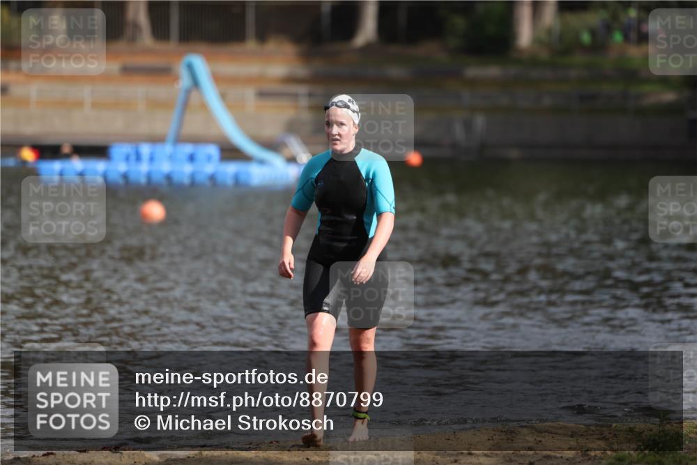 14.09.2025 - Stadtparktriathlon Michael Strokosch http://msf.ph/oto/8870799 14.09.2025 11:17:37 Schwimmen 1019 meine-sportfotos.de