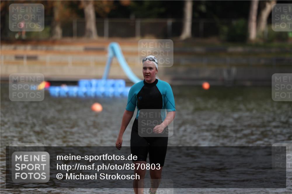 14.09.2025 - Stadtparktriathlon Michael Strokosch http://msf.ph/oto/8870803 14.09.2025 11:17:38 Schwimmen 1019 meine-sportfotos.de