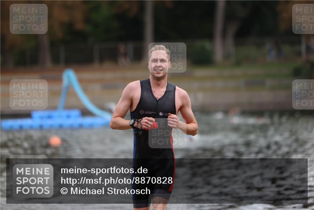 14.09.2025 - Stadtparktriathlon Michael Strokosch http://msf.ph/oto/8870828 14.09.2025 11:28:13 Schwimmen 1069, 1093 meine-sportfotos.de