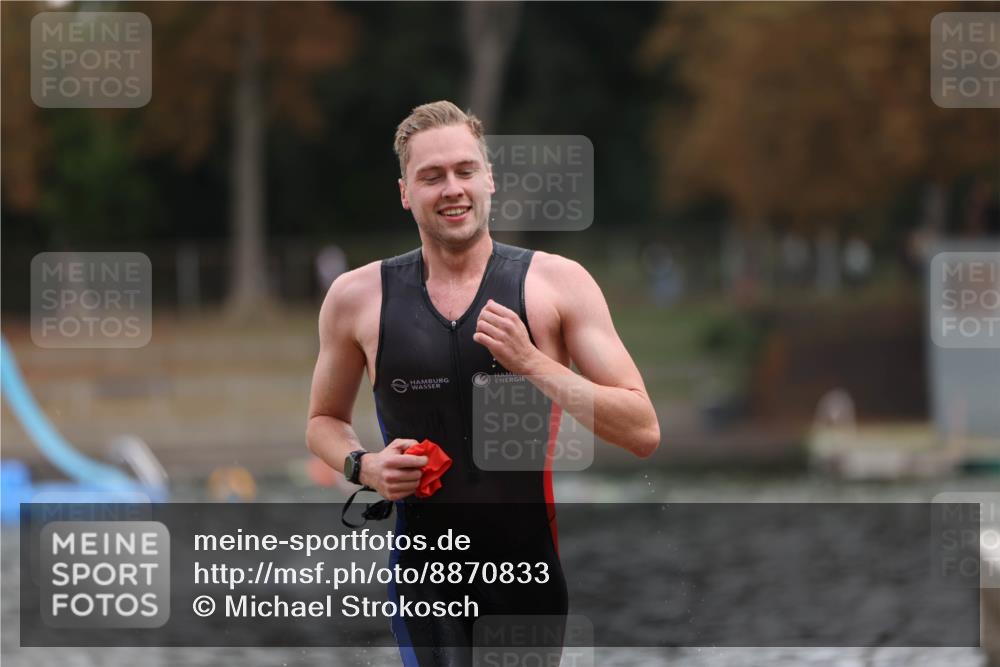 14.09.2025 - Stadtparktriathlon Michael Strokosch http://msf.ph/oto/8870833 14.09.2025 11:28:14 Schwimmen 1069, 1093 meine-sportfotos.de