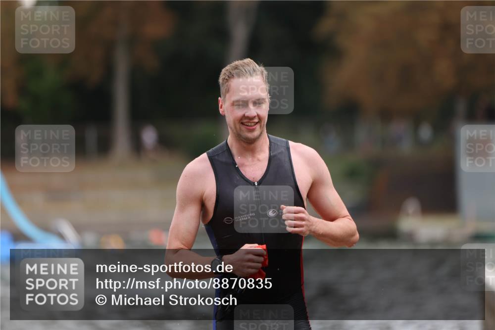 14.09.2025 - Stadtparktriathlon Michael Strokosch http://msf.ph/oto/8870835 14.09.2025 11:28:14 Schwimmen 1069, 1093 meine-sportfotos.de