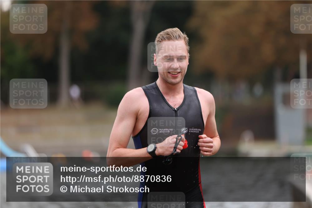 14.09.2025 - Stadtparktriathlon Michael Strokosch http://msf.ph/oto/8870836 14.09.2025 11:28:15 Schwimmen 1069, 1093 meine-sportfotos.de