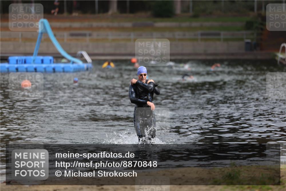 14.09.2025 - Stadtparktriathlon Michael Strokosch http://msf.ph/oto/8870848 14.09.2025 11:28:36 Schwimmen 1067 meine-sportfotos.de