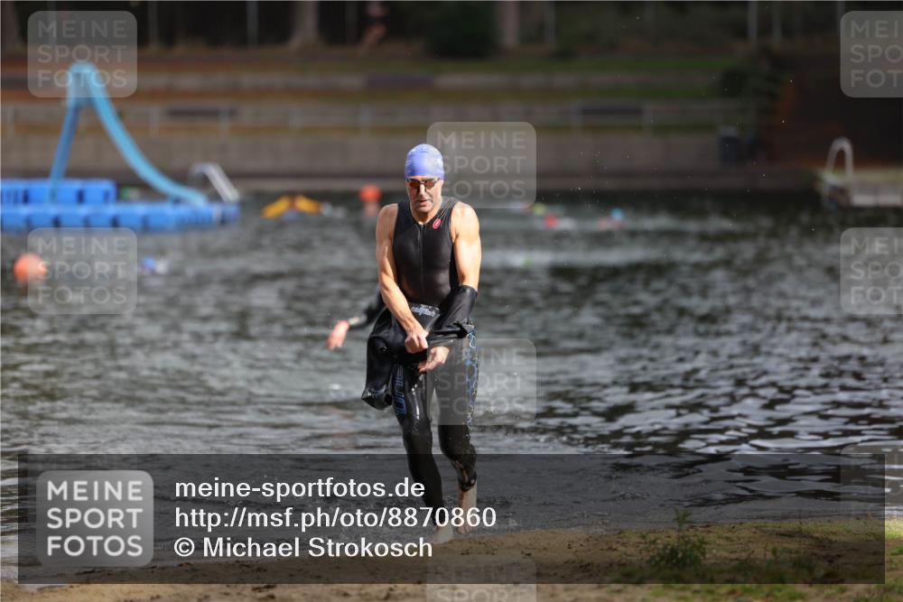 14.09.2025 - Stadtparktriathlon Michael Strokosch http://msf.ph/oto/8870860 14.09.2025 11:28:39 Schwimmen 1067, 1082 meine-sportfotos.de