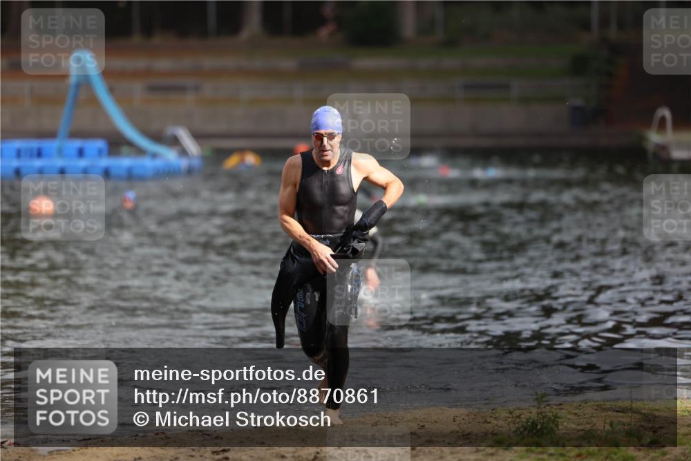 14.09.2025 - Stadtparktriathlon Michael Strokosch http://msf.ph/oto/8870861 14.09.2025 11:28:39 Schwimmen 1067, 1082 meine-sportfotos.de
