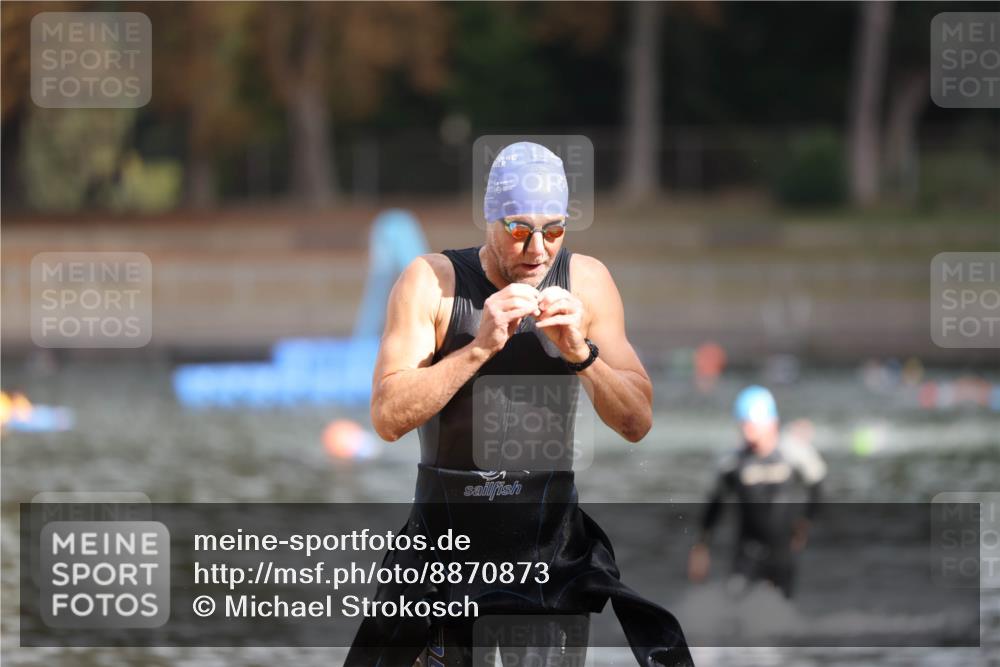 14.09.2025 - Stadtparktriathlon Michael Strokosch http://msf.ph/oto/8870873 14.09.2025 11:28:42 Schwimmen 1067, 1082 meine-sportfotos.de