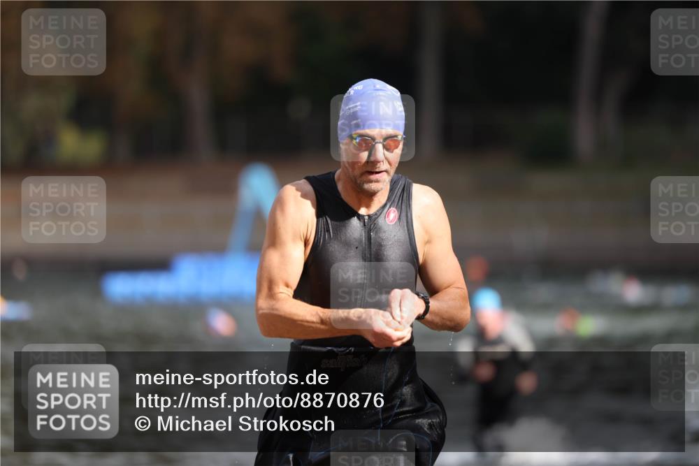 14.09.2025 - Stadtparktriathlon Michael Strokosch http://msf.ph/oto/8870876 14.09.2025 11:28:43 Schwimmen 1067, 1082 meine-sportfotos.de