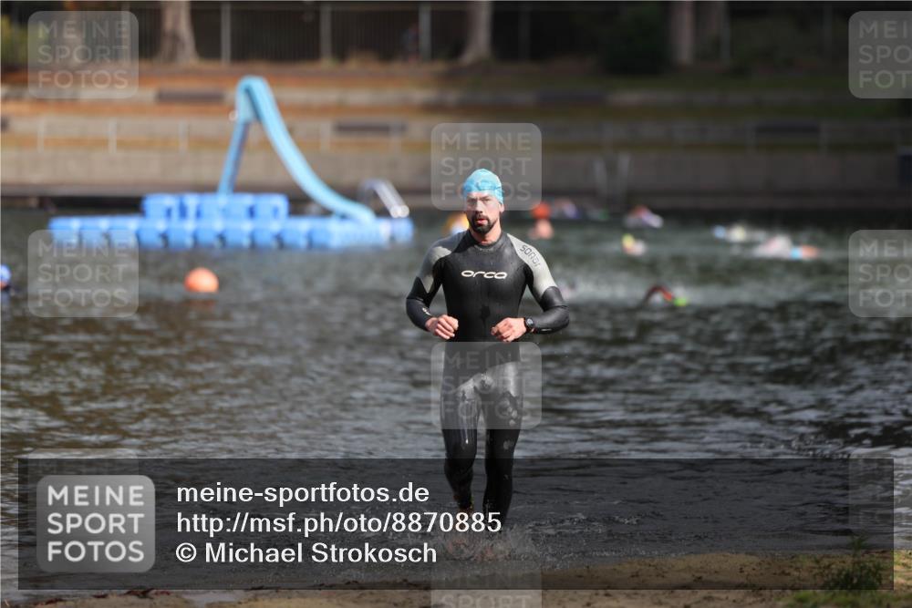 14.09.2025 - Stadtparktriathlon Michael Strokosch http://msf.ph/oto/8870885 14.09.2025 11:28:47 Schwimmen 1082 meine-sportfotos.de