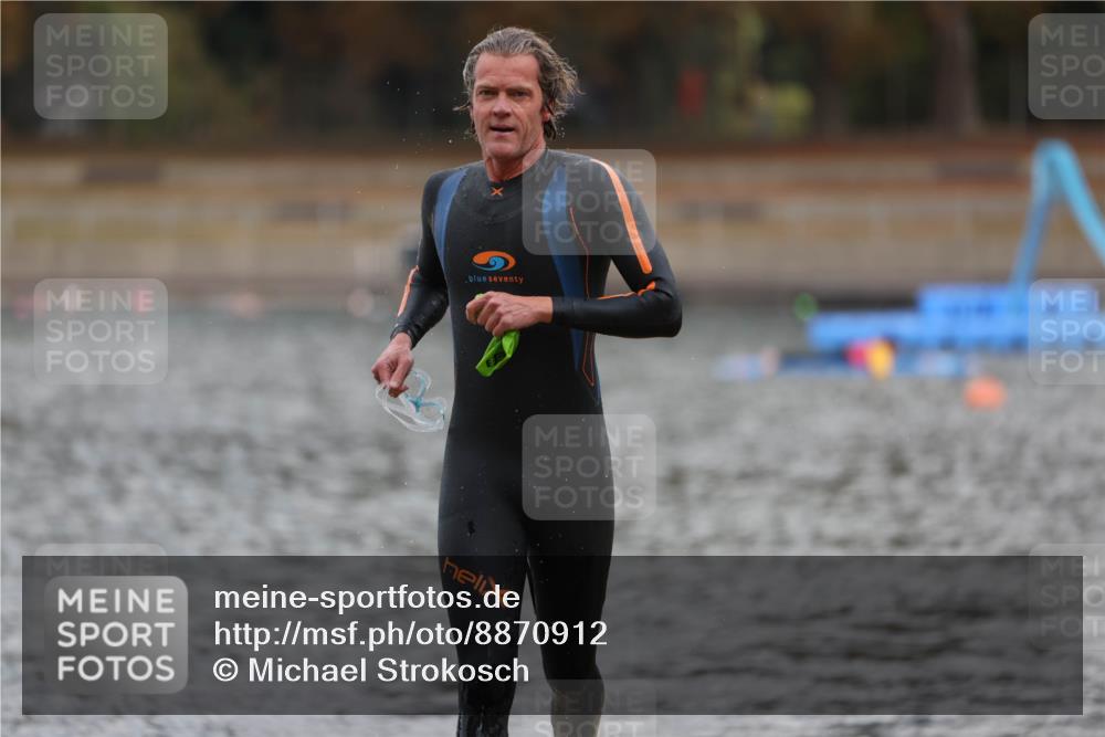 14.09.2025 - Stadtparktriathlon Michael Strokosch http://msf.ph/oto/8870912 14.09.2025 11:29:24 Schwimmen 1076, 1103 meine-sportfotos.de