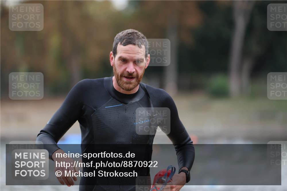 14.09.2025 - Stadtparktriathlon Michael Strokosch http://msf.ph/oto/8870922 14.09.2025 11:29:28 Schwimmen 1076, 1103 meine-sportfotos.de