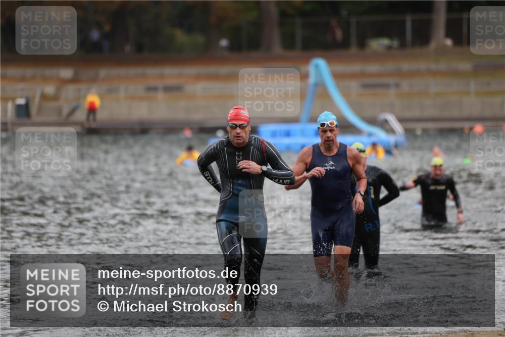 14.09.2025 - Stadtparktriathlon Michael Strokosch http://msf.ph/oto/8870939 14.09.2025 11:29:46 Schwimmen 1035, 1036, 1097 meine-sportfotos.de