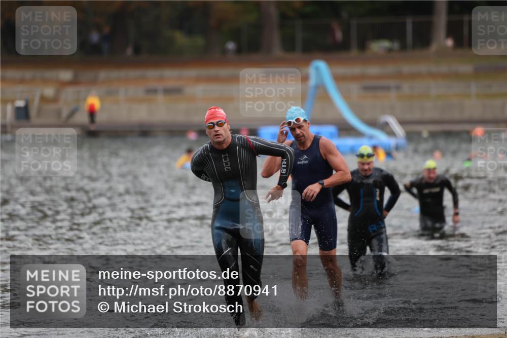 14.09.2025 - Stadtparktriathlon Michael Strokosch http://msf.ph/oto/8870941 14.09.2025 11:29:46 Schwimmen 1035, 1036, 1097 meine-sportfotos.de