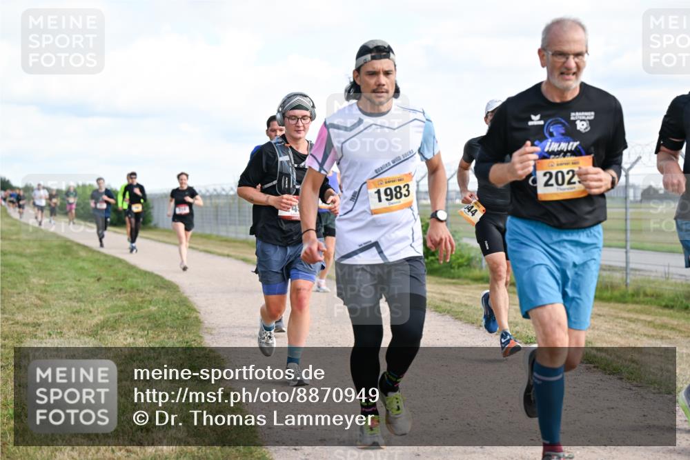 14.09.2025 - Airport Race Dr. Thomas Lammeyer http://msf.ph/oto/8870949 14.09.2025 12:15:28 Laufen 1983, 44, 202 meine-sportfotos.de