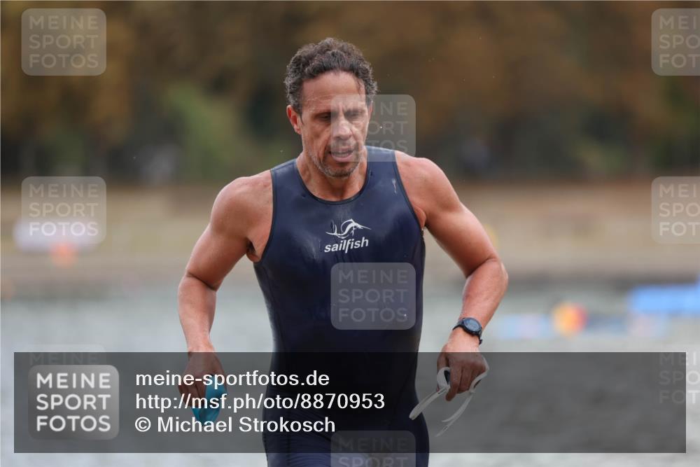 14.09.2025 - Stadtparktriathlon Michael Strokosch http://msf.ph/oto/8870953 14.09.2025 11:29:51 Schwimmen 1035, 1036, 1097 meine-sportfotos.de