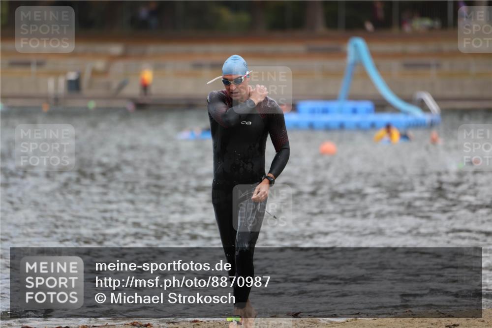 14.09.2025 - Stadtparktriathlon Michael Strokosch http://msf.ph/oto/8870987 14.09.2025 11:30:08 Schwimmen 1023, 1083, 1113 meine-sportfotos.de