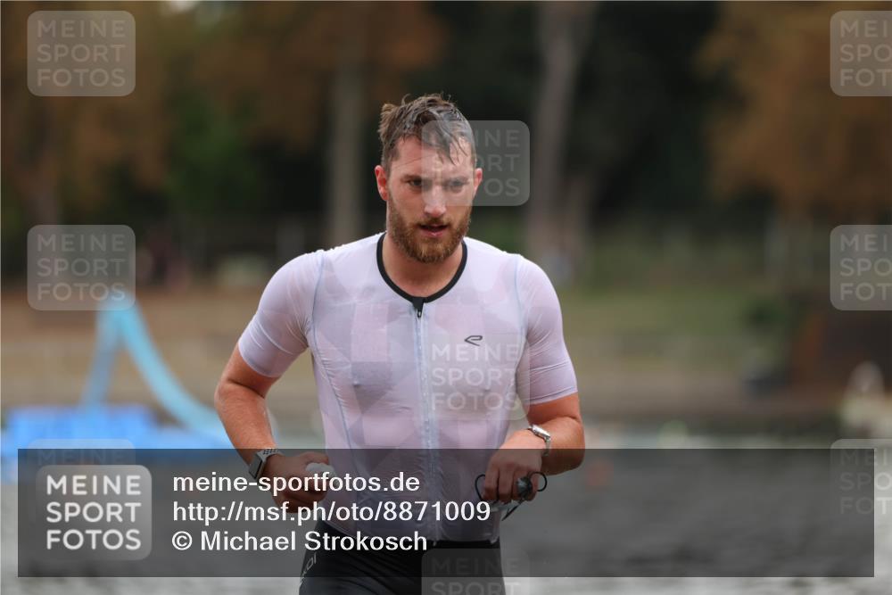 14.09.2025 - Stadtparktriathlon Michael Strokosch http://msf.ph/oto/8871009 14.09.2025 11:30:21 Schwimmen 1023 meine-sportfotos.de
