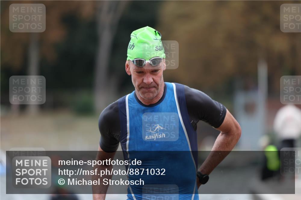 14.09.2025 - Stadtparktriathlon Michael Strokosch http://msf.ph/oto/8871032 14.09.2025 11:30:38 Schwimmen 1041, 1092, 1115 meine-sportfotos.de