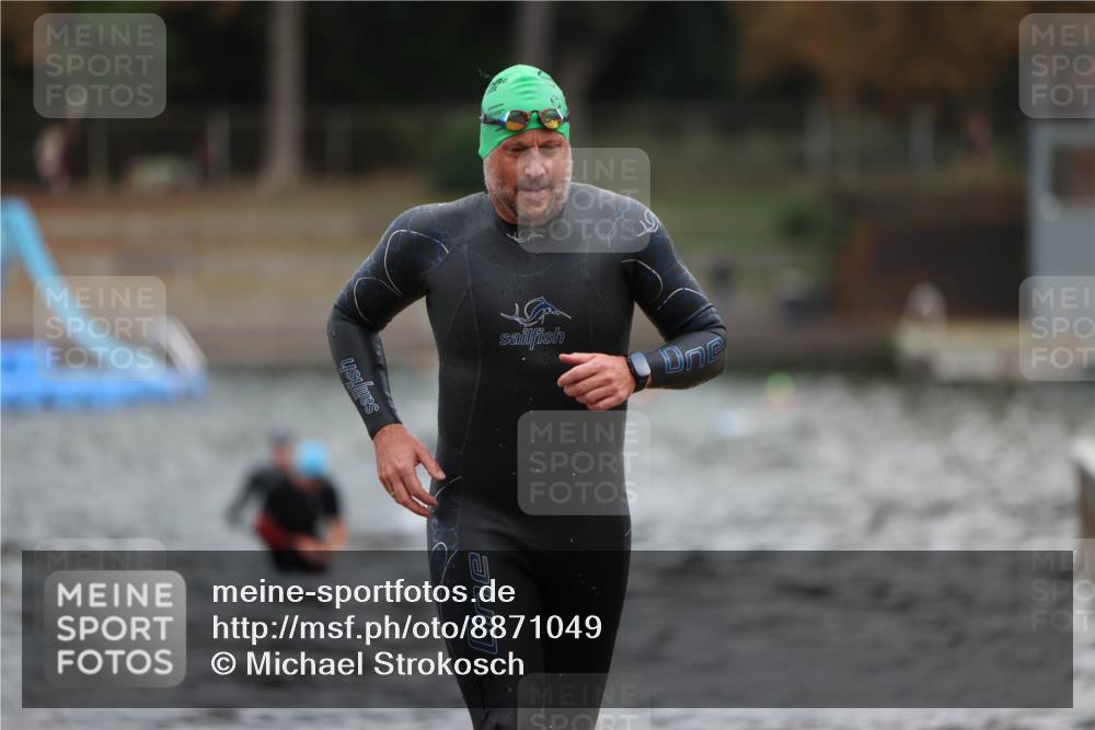 14.09.2025 - Stadtparktriathlon Michael Strokosch http://msf.ph/oto/8871049 14.09.2025 11:30:44 Schwimmen 1072, 1092, 1115 meine-sportfotos.de