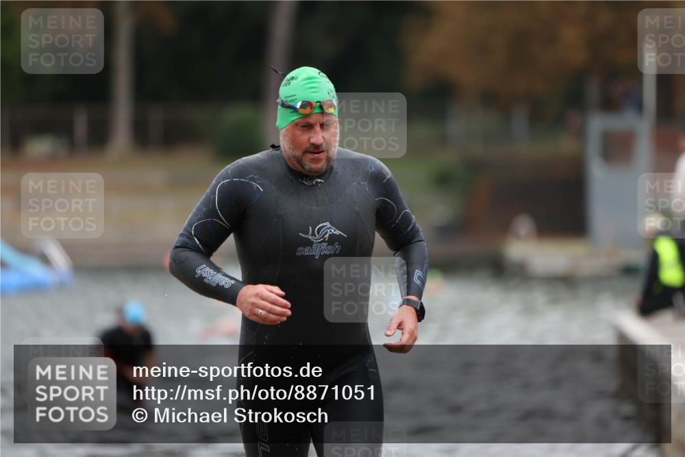 14.09.2025 - Stadtparktriathlon Michael Strokosch http://msf.ph/oto/8871051 14.09.2025 11:30:45 Schwimmen 1072, 1092, 1115 meine-sportfotos.de