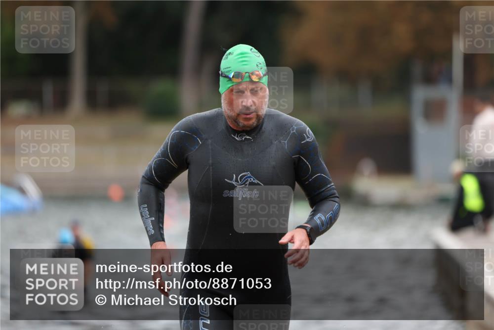 14.09.2025 - Stadtparktriathlon Michael Strokosch http://msf.ph/oto/8871053 14.09.2025 11:30:45 Schwimmen 1072, 1092, 1115 meine-sportfotos.de