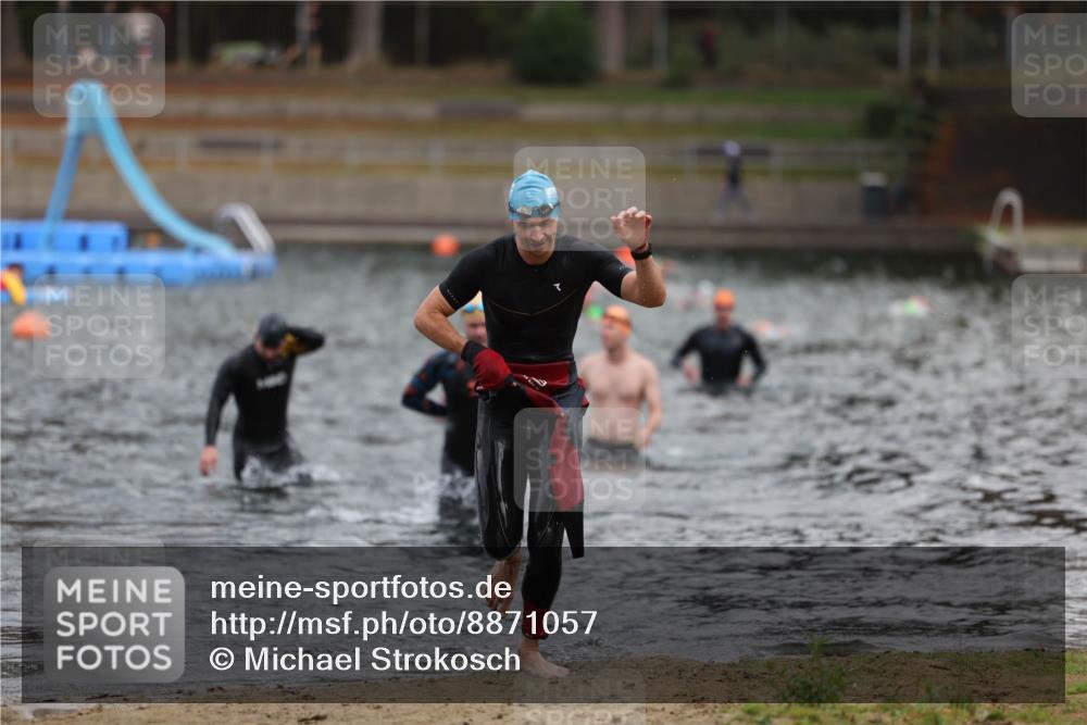 14.09.2025 - Stadtparktriathlon Michael Strokosch http://msf.ph/oto/8871057 14.09.2025 11:30:54 Schwimmen 1072, 1112 meine-sportfotos.de