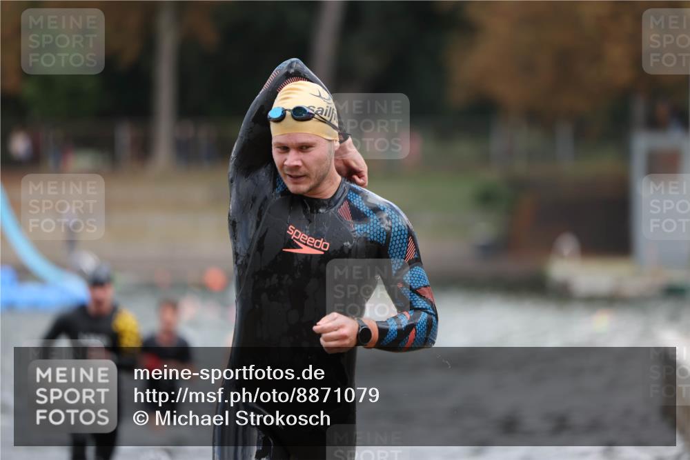 14.09.2025 - Stadtparktriathlon Michael Strokosch http://msf.ph/oto/8871079 14.09.2025 11:31:02 Schwimmen 1048, 1099, 1101, 1112 meine-sportfotos.de