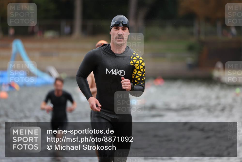 14.09.2025 - Stadtparktriathlon Michael Strokosch http://msf.ph/oto/8871092 14.09.2025 11:31:07 Schwimmen 1027, 1048, 1099, 1101 meine-sportfotos.de