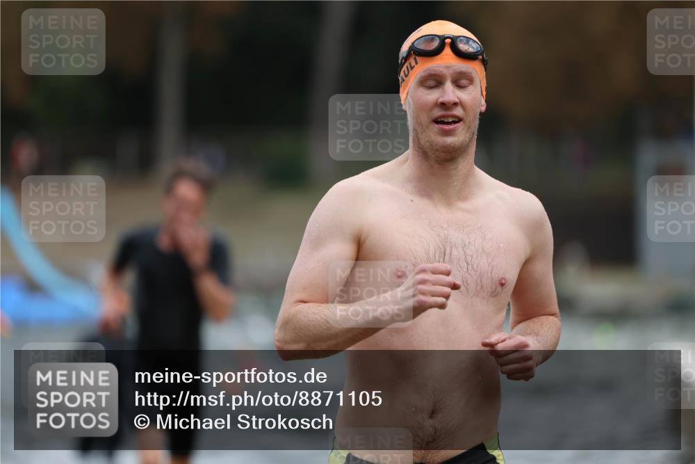 14.09.2025 - Stadtparktriathlon Michael Strokosch http://msf.ph/oto/8871105 14.09.2025 11:31:11 Schwimmen 1027, 1048, 1099, 1101 meine-sportfotos.de