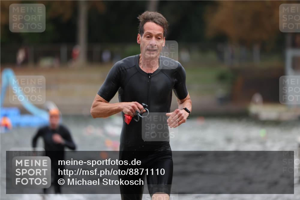 14.09.2025 - Stadtparktriathlon Michael Strokosch http://msf.ph/oto/8871110 14.09.2025 11:31:13 Schwimmen 1027, 1048, 1101 meine-sportfotos.de