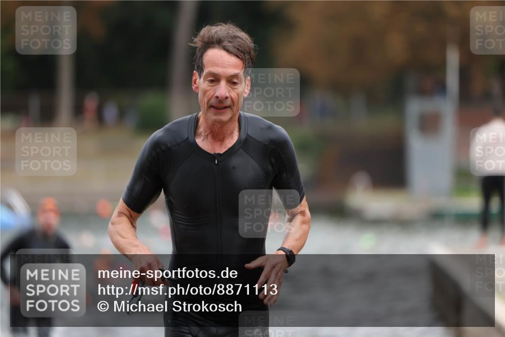 14.09.2025 - Stadtparktriathlon Michael Strokosch http://msf.ph/oto/8871113 14.09.2025 11:31:13 Schwimmen 1027, 1048, 1101 meine-sportfotos.de