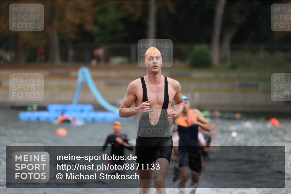 14.09.2025 - Stadtparktriathlon Michael Strokosch http://msf.ph/oto/8871133 14.09.2025 11:31:31 Schwimmen 1025, 1051, 1065, 1109 meine-sportfotos.de