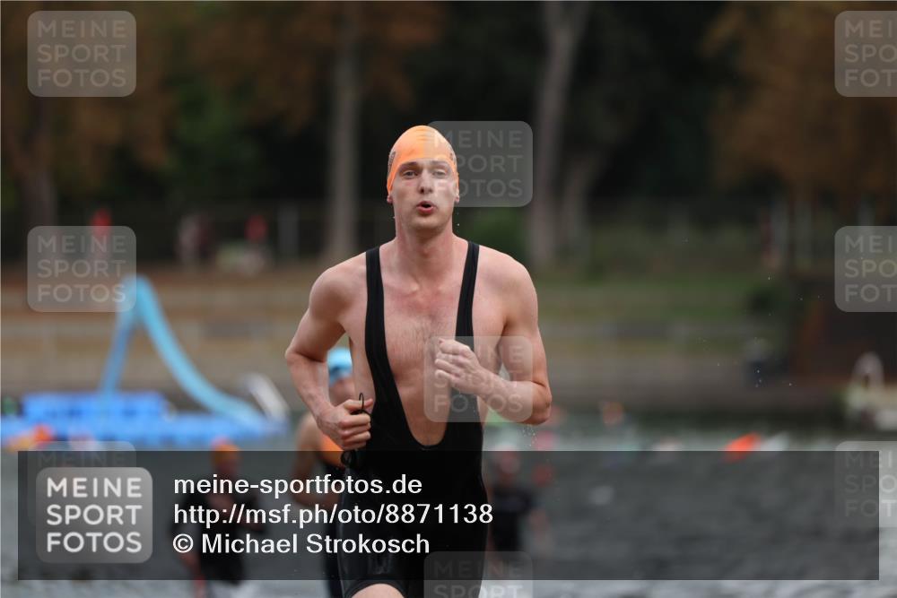 14.09.2025 - Stadtparktriathlon Michael Strokosch http://msf.ph/oto/8871138 14.09.2025 11:31:32 Schwimmen 1025, 1051, 1065, 1109 meine-sportfotos.de