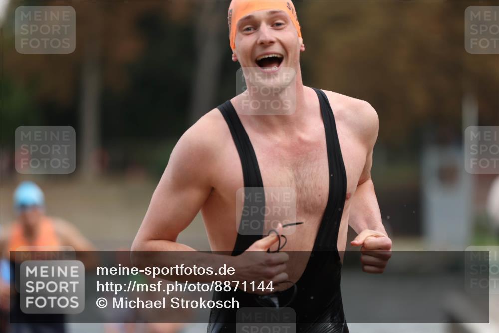 14.09.2025 - Stadtparktriathlon Michael Strokosch http://msf.ph/oto/8871144 14.09.2025 11:31:34 Schwimmen 1025, 1051, 1065, 1109 meine-sportfotos.de