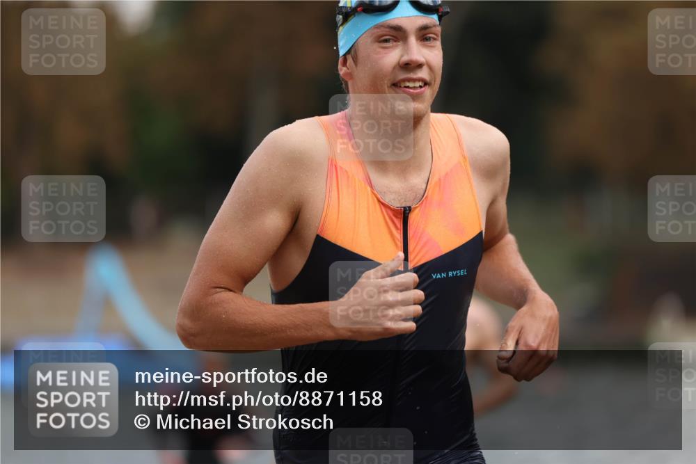14.09.2025 - Stadtparktriathlon Michael Strokosch http://msf.ph/oto/8871158 14.09.2025 11:31:37 Schwimmen 1025, 1039, 1062, 1065, 1109 meine-sportfotos.de