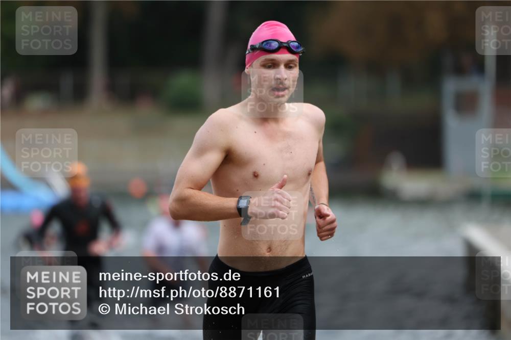 14.09.2025 - Stadtparktriathlon Michael Strokosch http://msf.ph/oto/8871161 14.09.2025 11:31:38 Schwimmen 1025, 1039, 1062, 1065, 1109 meine-sportfotos.de
