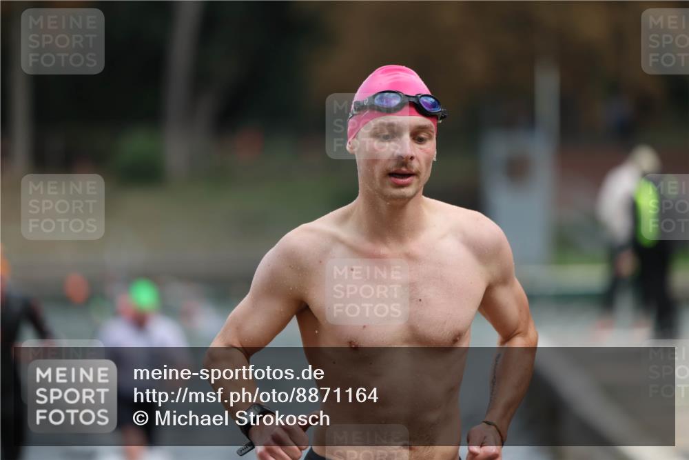 14.09.2025 - Stadtparktriathlon Michael Strokosch http://msf.ph/oto/8871164 14.09.2025 11:31:38 Schwimmen 1025, 1039, 1062, 1065, 1109 meine-sportfotos.de
