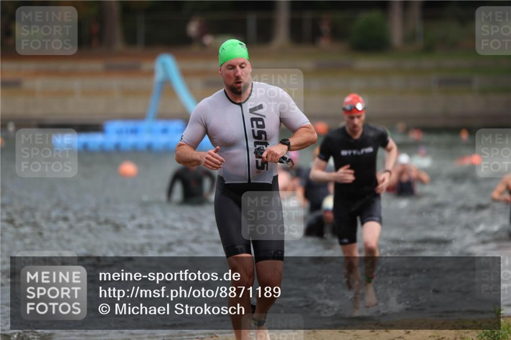 14.09.2025 - Stadtparktriathlon Michael Strokosch http://msf.ph/oto/8871189 14.09.2025 11:31:45 Schwimmen 1025, 1039, 1062, 1107 meine-sportfotos.de