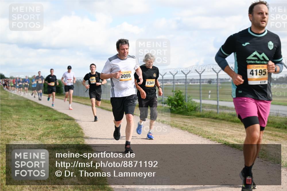14.09.2025 - Airport Race Dr. Thomas Lammeyer http://msf.ph/oto/8871192 14.09.2025 12:15:46 Laufen 2005, 1913, 1341, 4195, 4195 meine-sportfotos.de