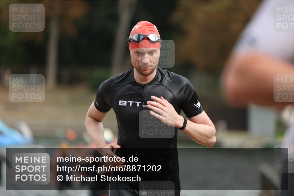 14.09.2025 - Stadtparktriathlon Michael Strokosch http://msf.ph/oto/8871202 14.09.2025 11:31:49 Schwimmen 1039, 1062, 1077, 1091, 1107 meine-sportfotos.de