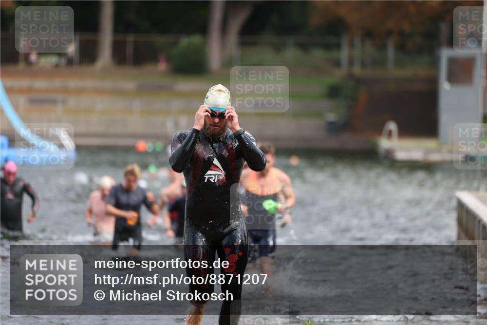 14.09.2025 - Stadtparktriathlon Michael Strokosch http://msf.ph/oto/8871207 14.09.2025 11:31:52 Schwimmen 1033, 1039, 1040, 1043, 1077, 1080, 1091, 1107 meine-sportfotos.de