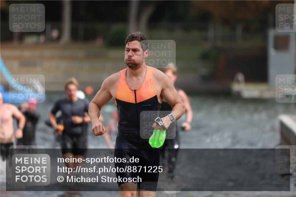 14.09.2025 - Stadtparktriathlon Michael Strokosch http://msf.ph/oto/8871225 14.09.2025 11:31:57 Schwimmen 1033, 1040, 1043, 1073, 1077, 1080, 1091, 1102, 1107 meine-sportfotos.de