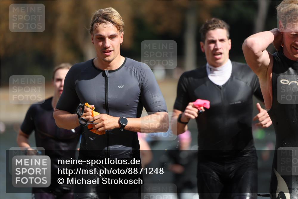 14.09.2025 - Stadtparktriathlon Michael Strokosch http://msf.ph/oto/8871248 14.09.2025 11:32:03 Schwimmen 1033, 1040, 1043, 1047, 1073, 1080, 1091, 1102 meine-sportfotos.de