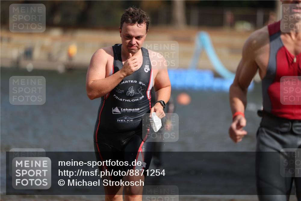 14.09.2025 - Stadtparktriathlon Michael Strokosch http://msf.ph/oto/8871254 14.09.2025 11:32:07 Schwimmen 1033, 1040, 1046, 1047, 1073, 1080, 1102 meine-sportfotos.de