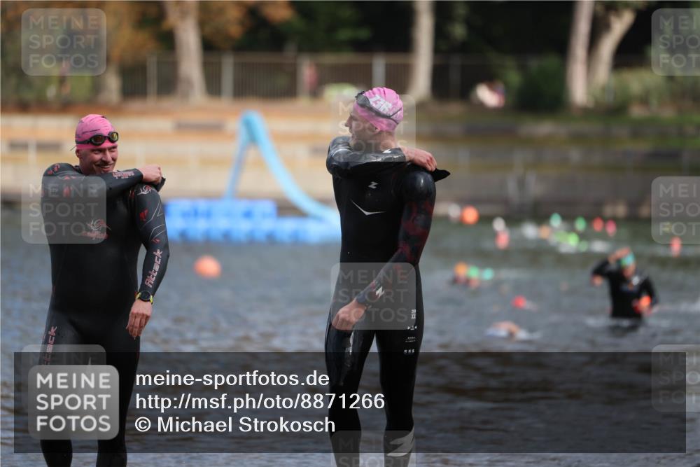 14.09.2025 - Stadtparktriathlon Michael Strokosch http://msf.ph/oto/8871266 14.09.2025 11:32:11 Schwimmen 1046, 1047, 1073 meine-sportfotos.de