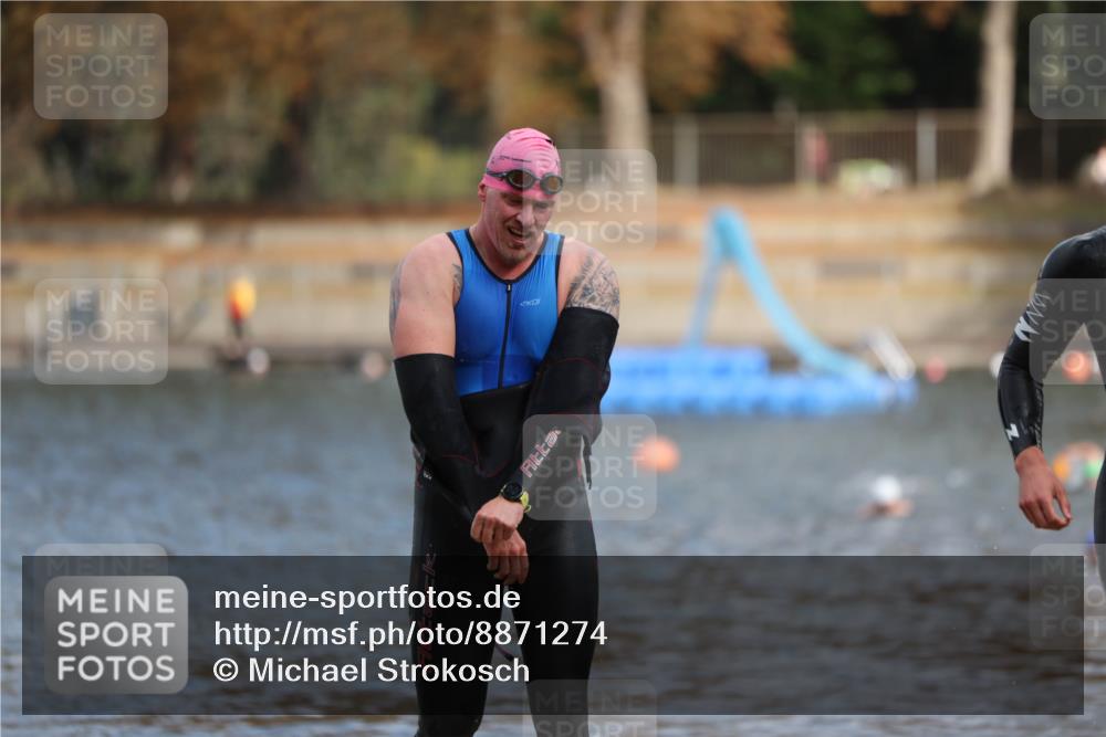 14.09.2025 - Stadtparktriathlon Michael Strokosch http://msf.ph/oto/8871274 14.09.2025 11:32:13 Schwimmen 1046, 1047 meine-sportfotos.de