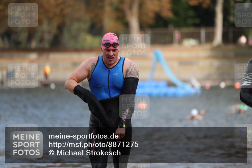 14.09.2025 - Stadtparktriathlon Michael Strokosch http://msf.ph/oto/8871275 14.09.2025 11:32:13 Schwimmen 1046, 1047 meine-sportfotos.de
