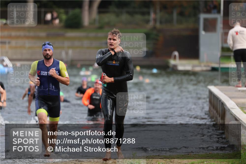 14.09.2025 - Stadtparktriathlon Michael Strokosch http://msf.ph/oto/8871288 14.09.2025 11:32:25 Schwimmen 1054, 1064, 1088, 1095 meine-sportfotos.de
