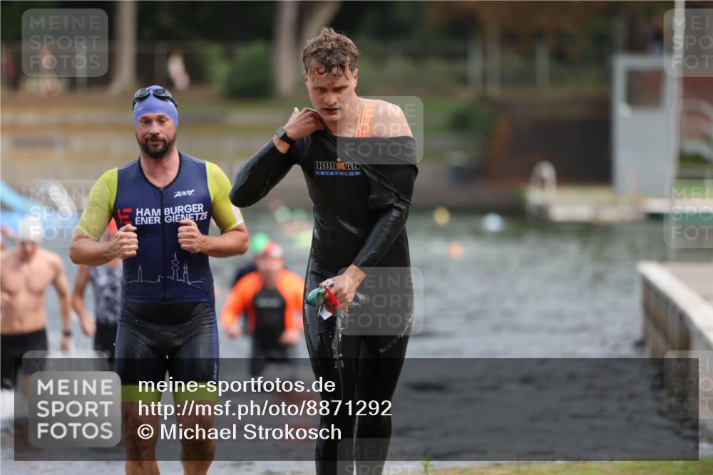 14.09.2025 - Stadtparktriathlon Michael Strokosch http://msf.ph/oto/8871292 14.09.2025 11:32:28 Schwimmen 1054, 1064, 1087, 1088, 1095 meine-sportfotos.de
